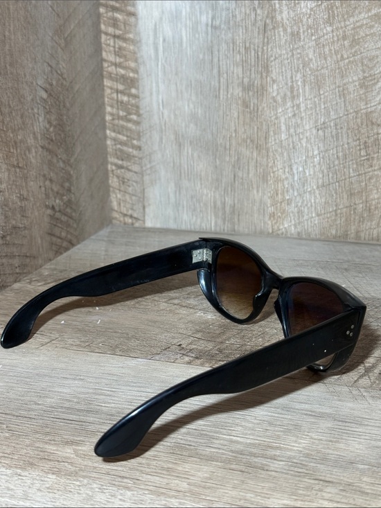 Vintage Italy Classic Cat-Eye Sunglasses main image 6